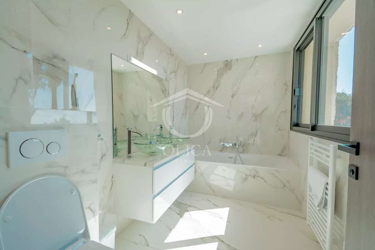 Maison à MOUGINS