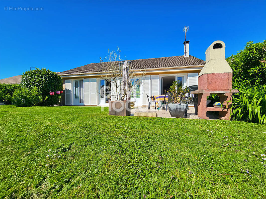 Maison à FONTENAY-TRESIGNY