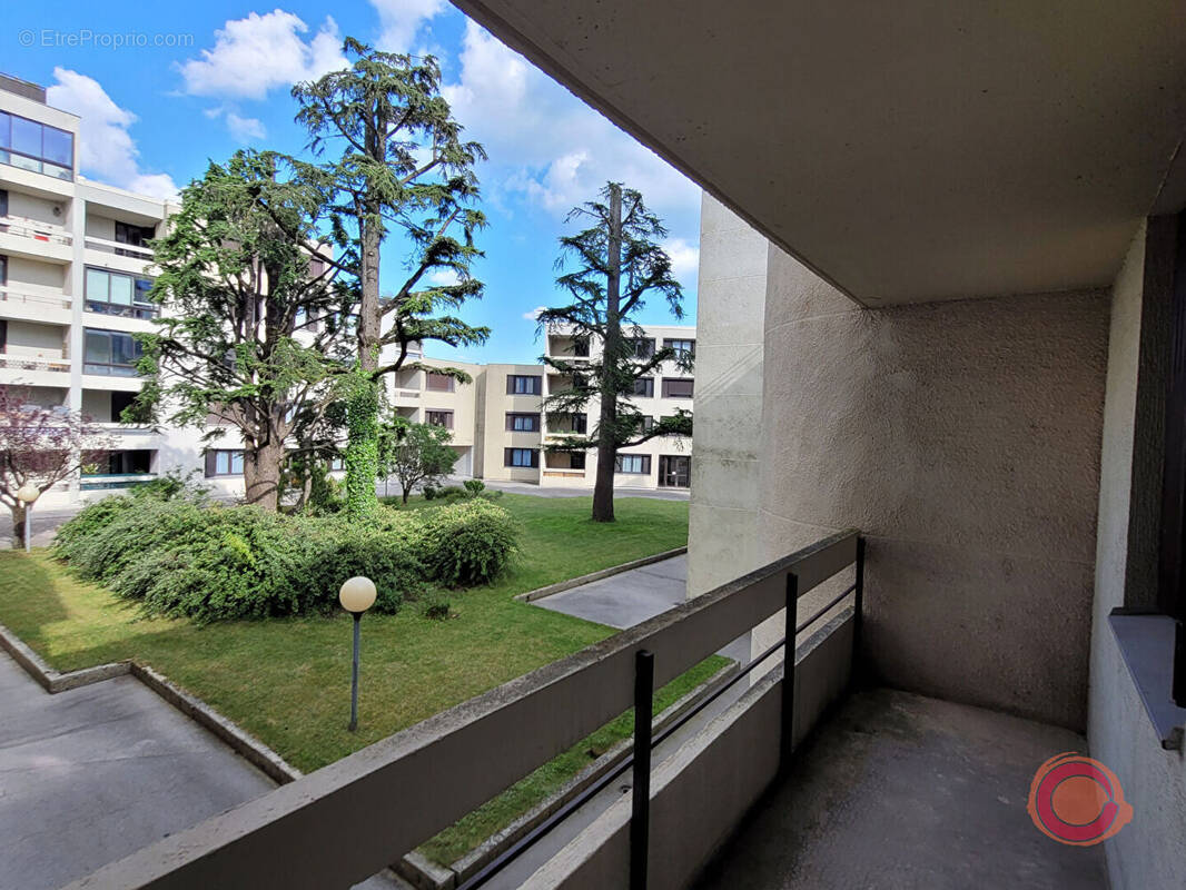 Appartement à ONET-LE-CHATEAU