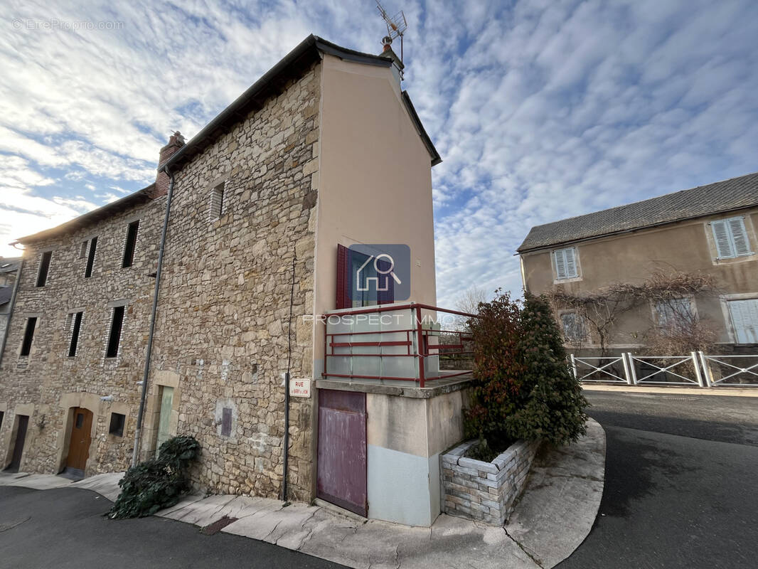 Maison à LAISSAC