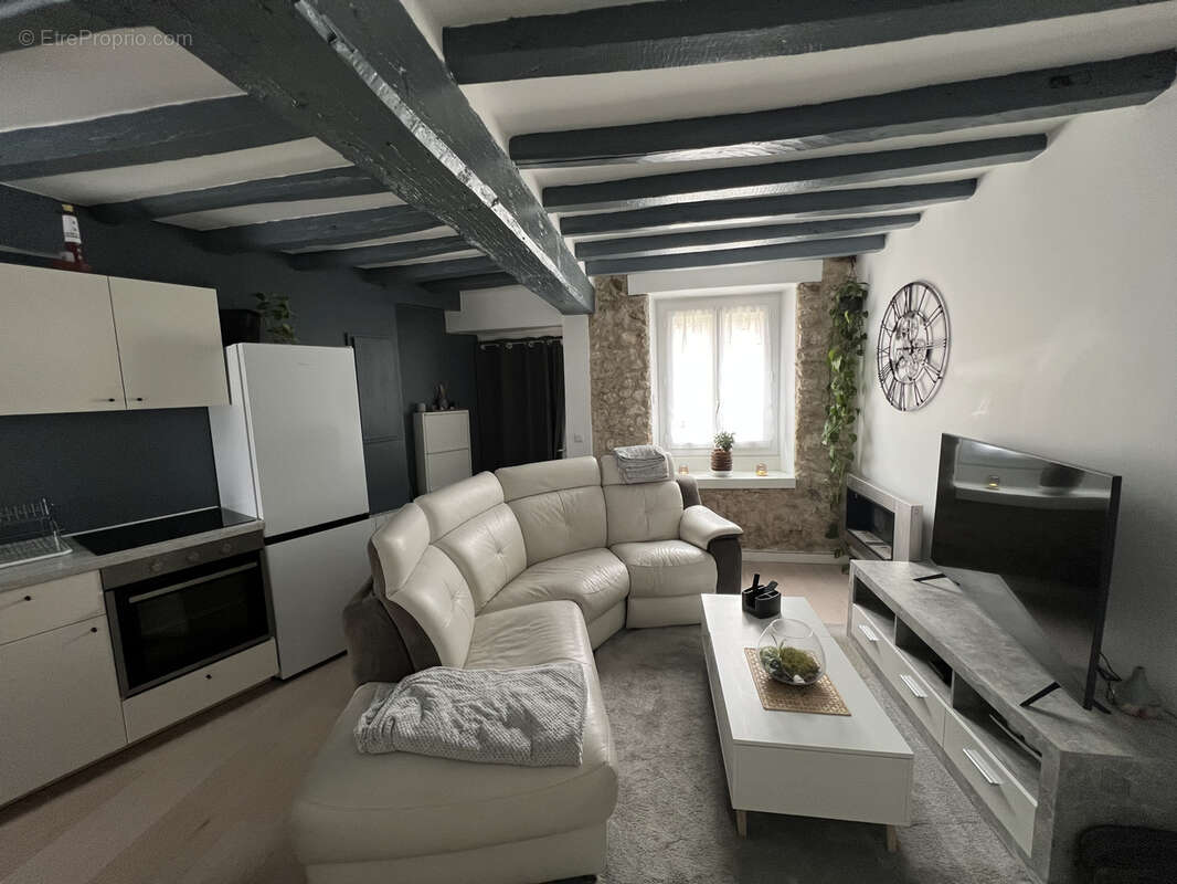 Maison à LA QUEUE-LES-YVELINES