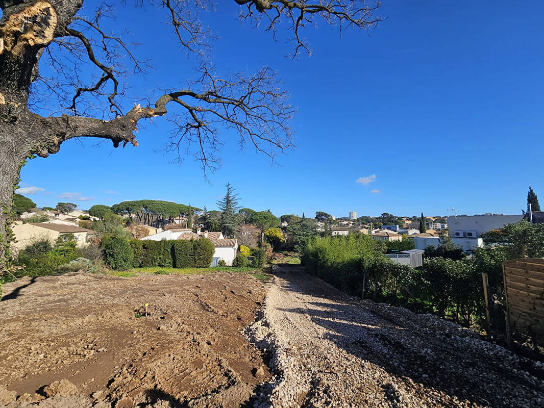 Terrain à FREJUS