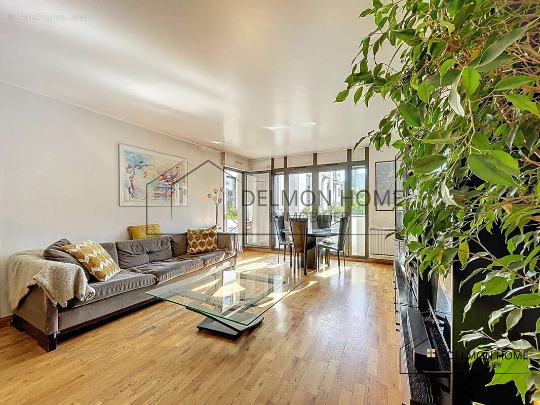 Appartement à COURBEVOIE