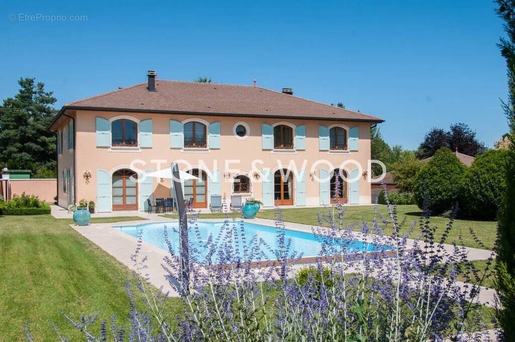 Maison à ECHENEVEX