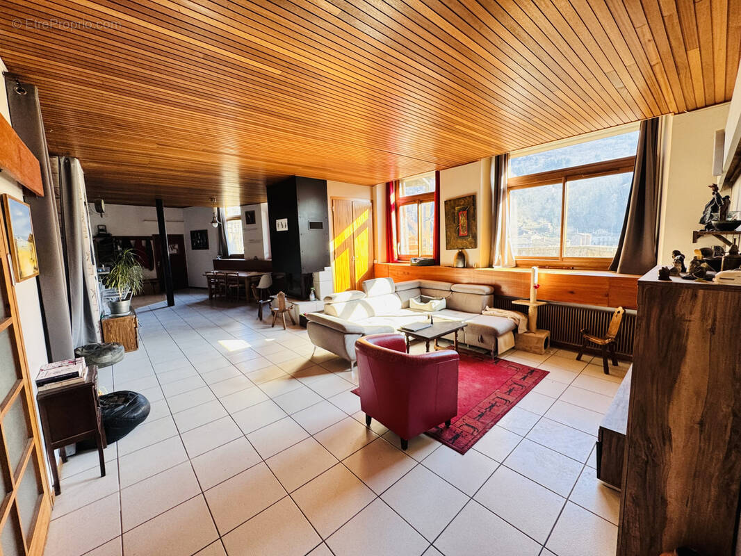 Appartement à THIERS