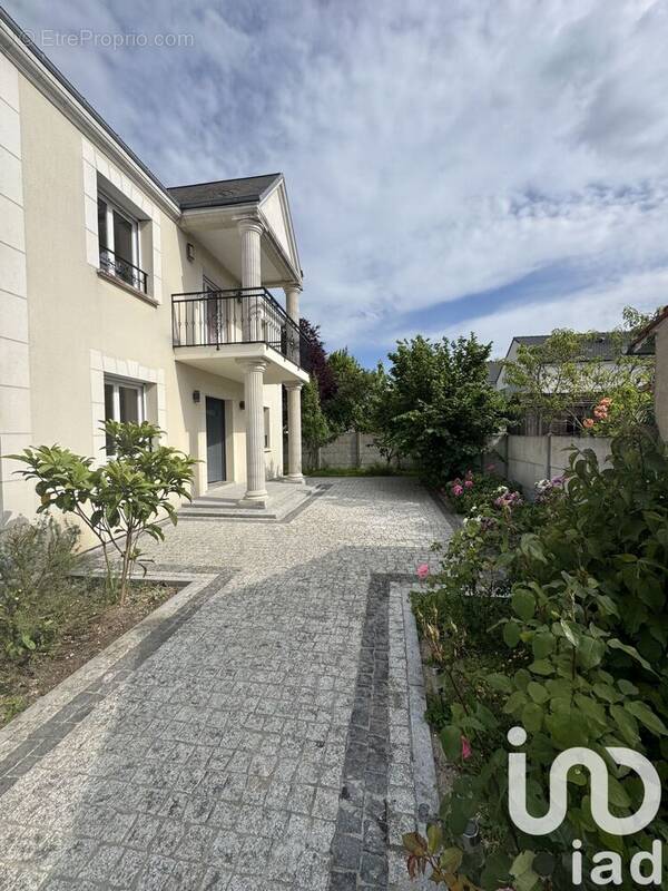 Photo 1 - Maison à SAINT-JEAN-DE-BRAYE