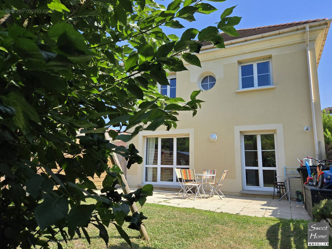 Maison à MAGNY-LES-HAMEAUX