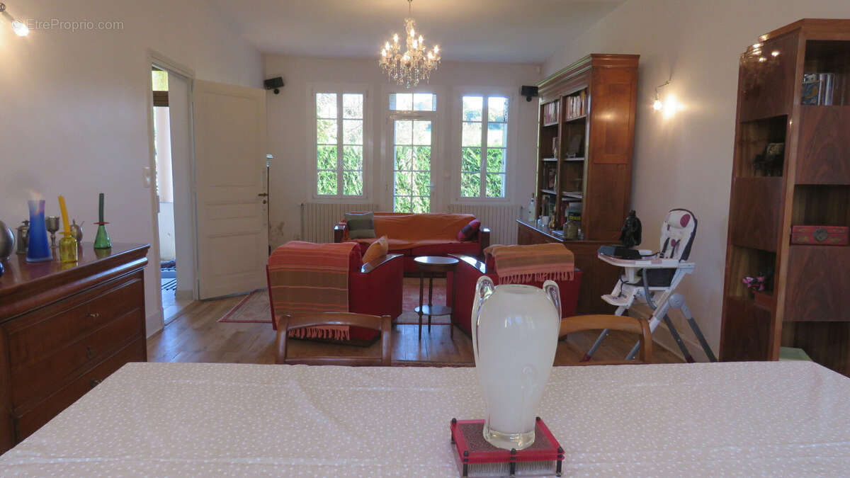 Maison à CHERVEIX-CUBAS