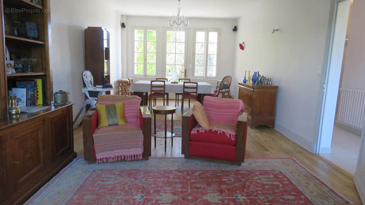 Maison à CHERVEIX-CUBAS