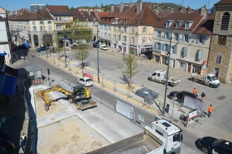 Commerce à LONS-LE-SAUNIER