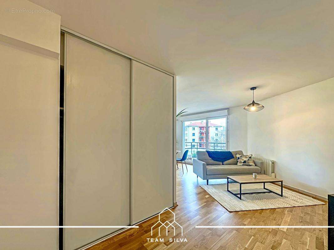 Appartement à LYON-8E