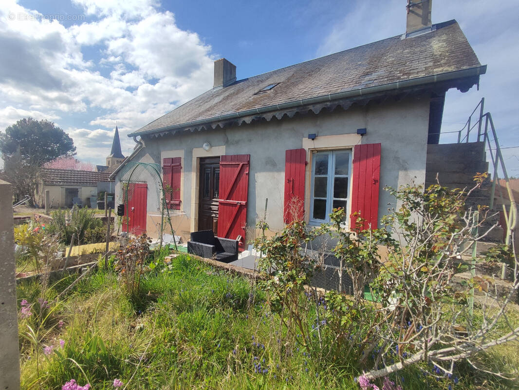 Maison à COSSAYE