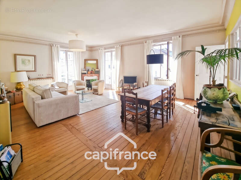 Appartement à AIX-LES-BAINS
