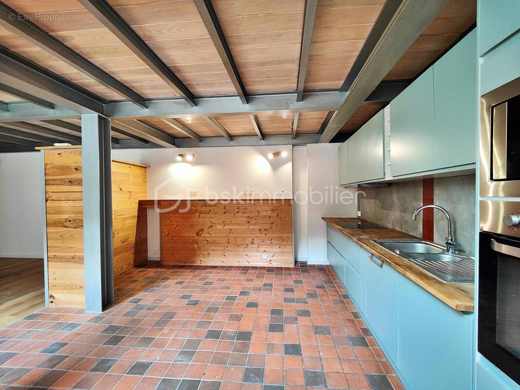 Appartement à LA GARENNE-COLOMBES
