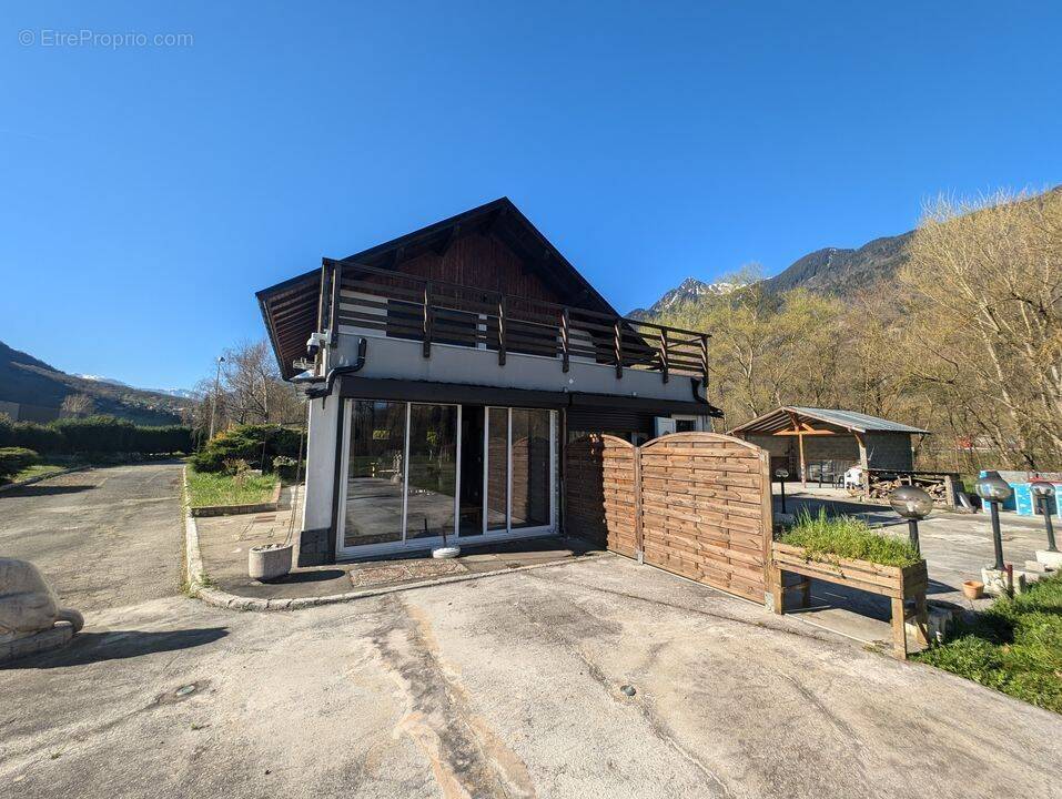 Maison à LA CHAPELLE