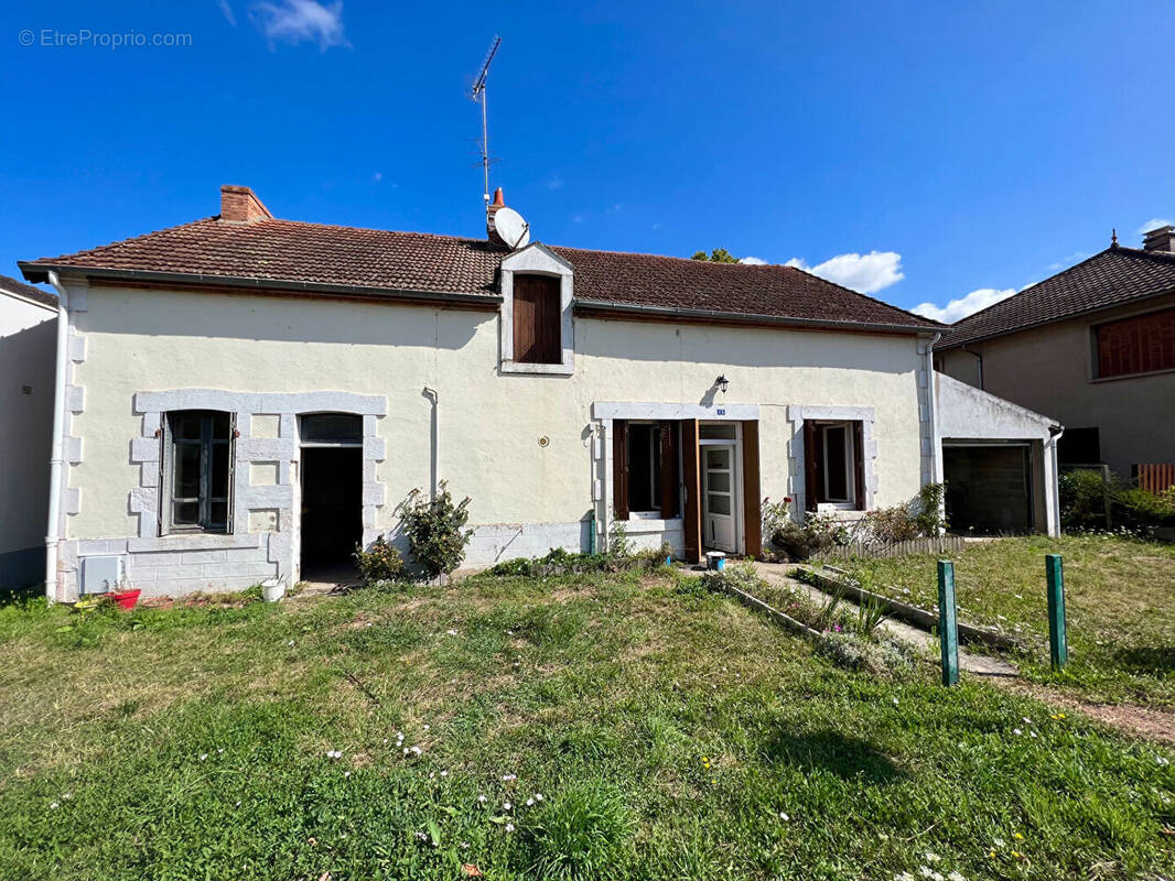 Maison à ESTIVAREILLES