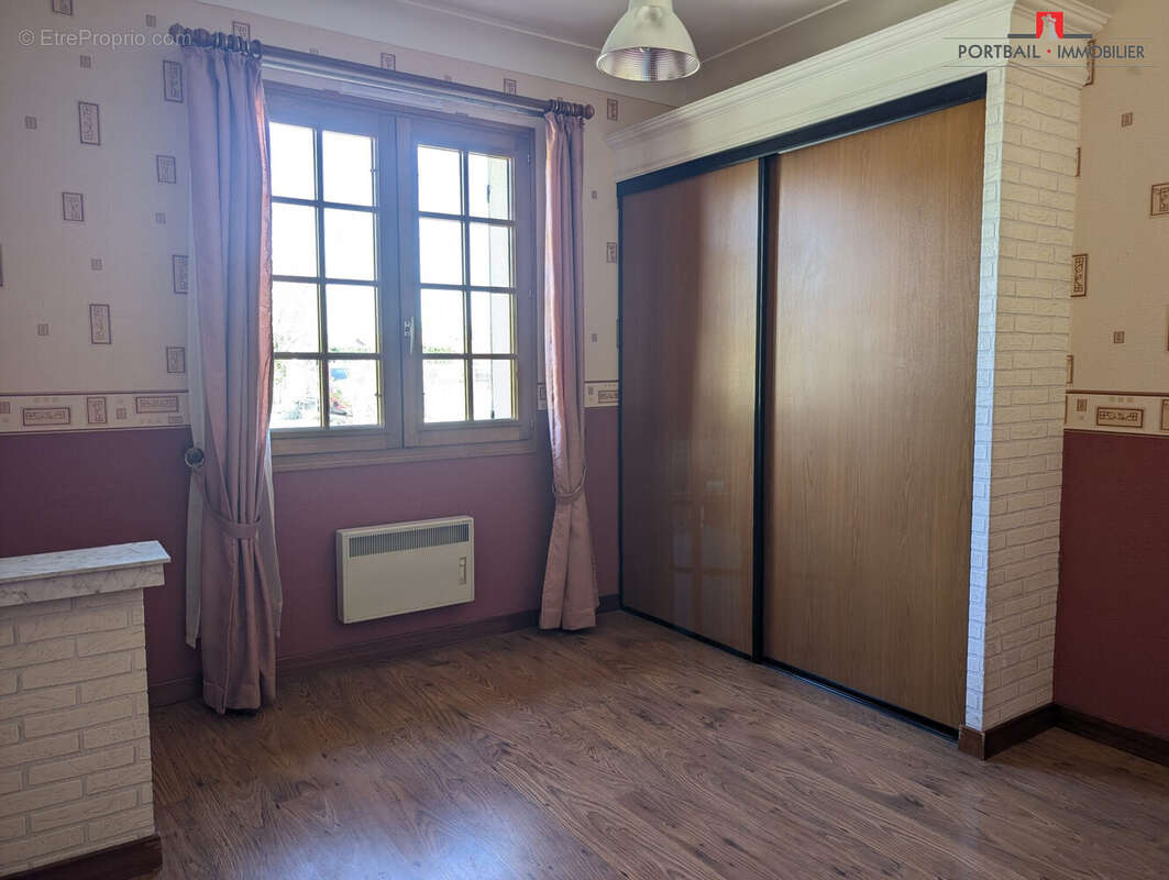Maison à EYRANS