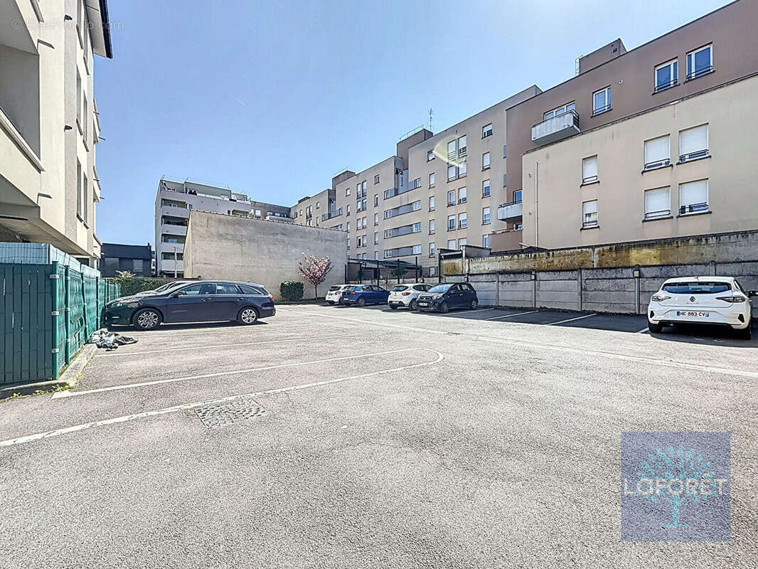 Appartement à CHILLY-MAZARIN