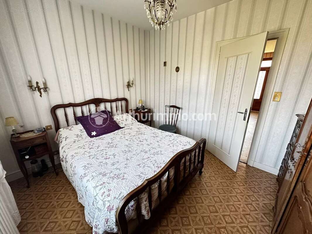 Maison à NEUVIC