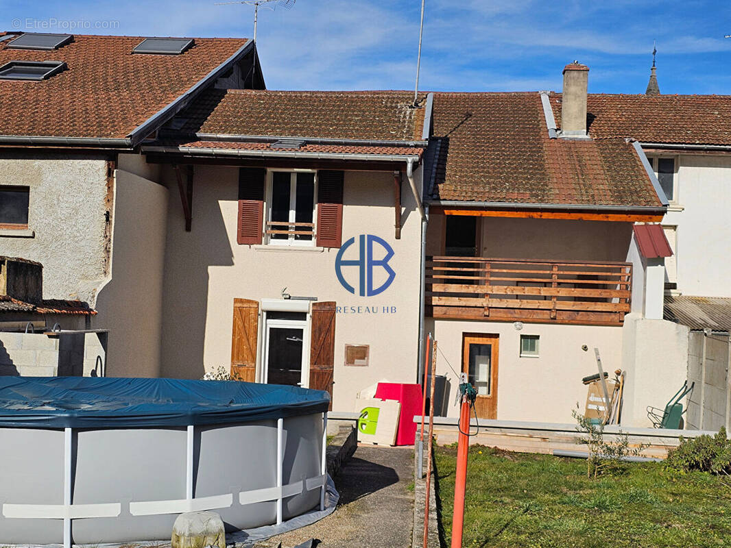 Maison à SAINT-SIMEON-DE-BRESSIEUX