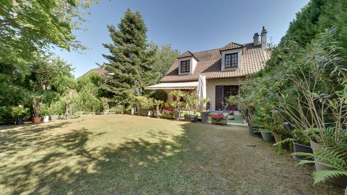 Maison à SANTENY
