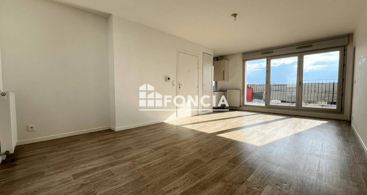 Appartement à NANTERRE