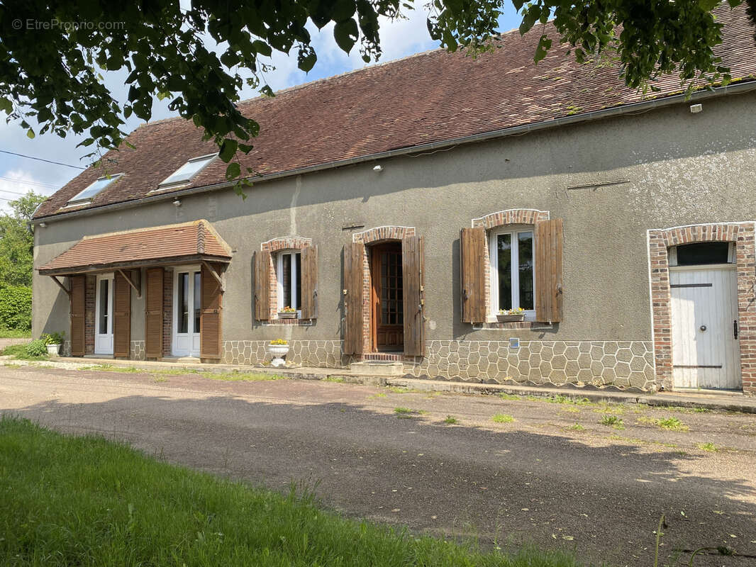 Maison à CHARNY