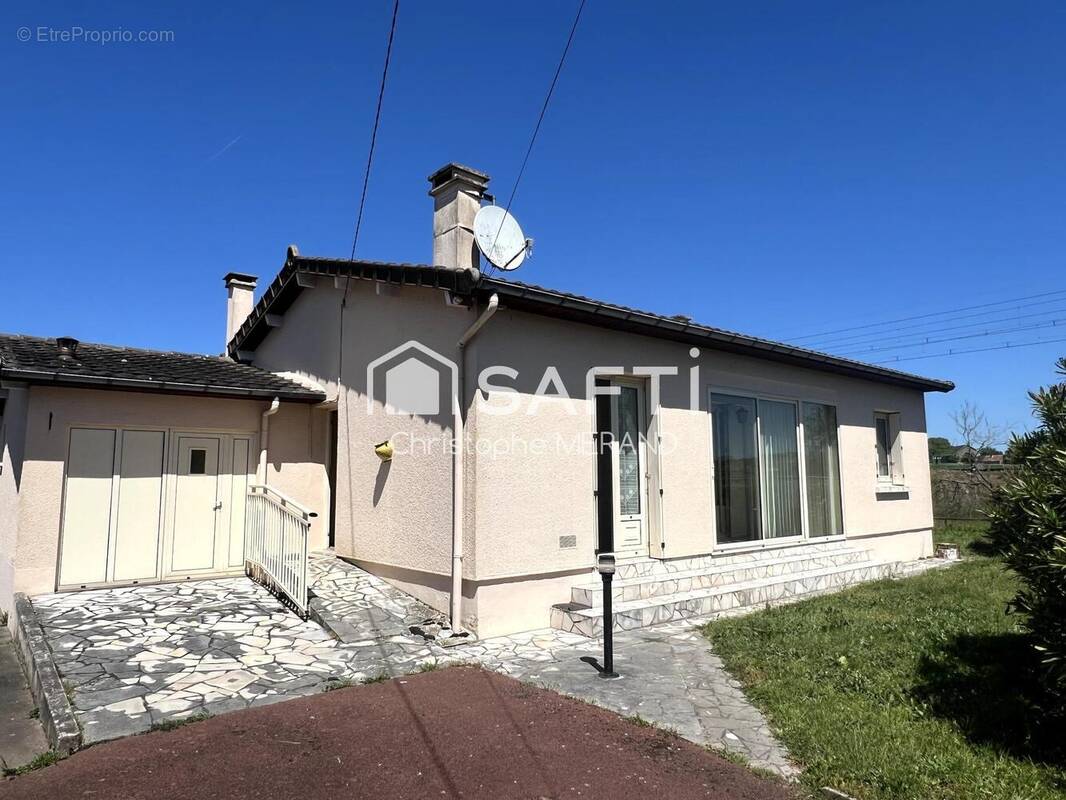 Photo 1 - Maison à DANGE-SAINT-ROMAIN