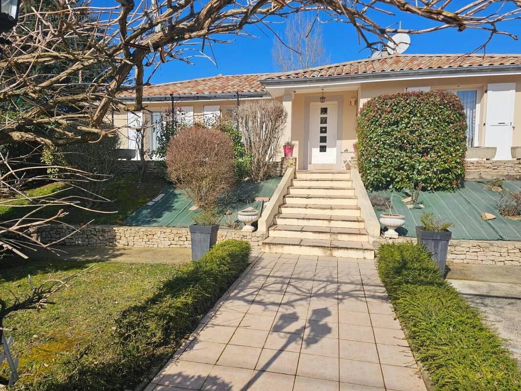 Maison à JARDIN