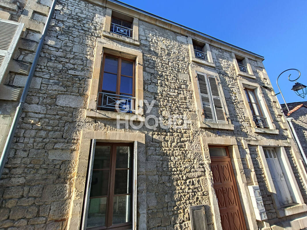 Appartement à FONTENAY-LE-COMTE