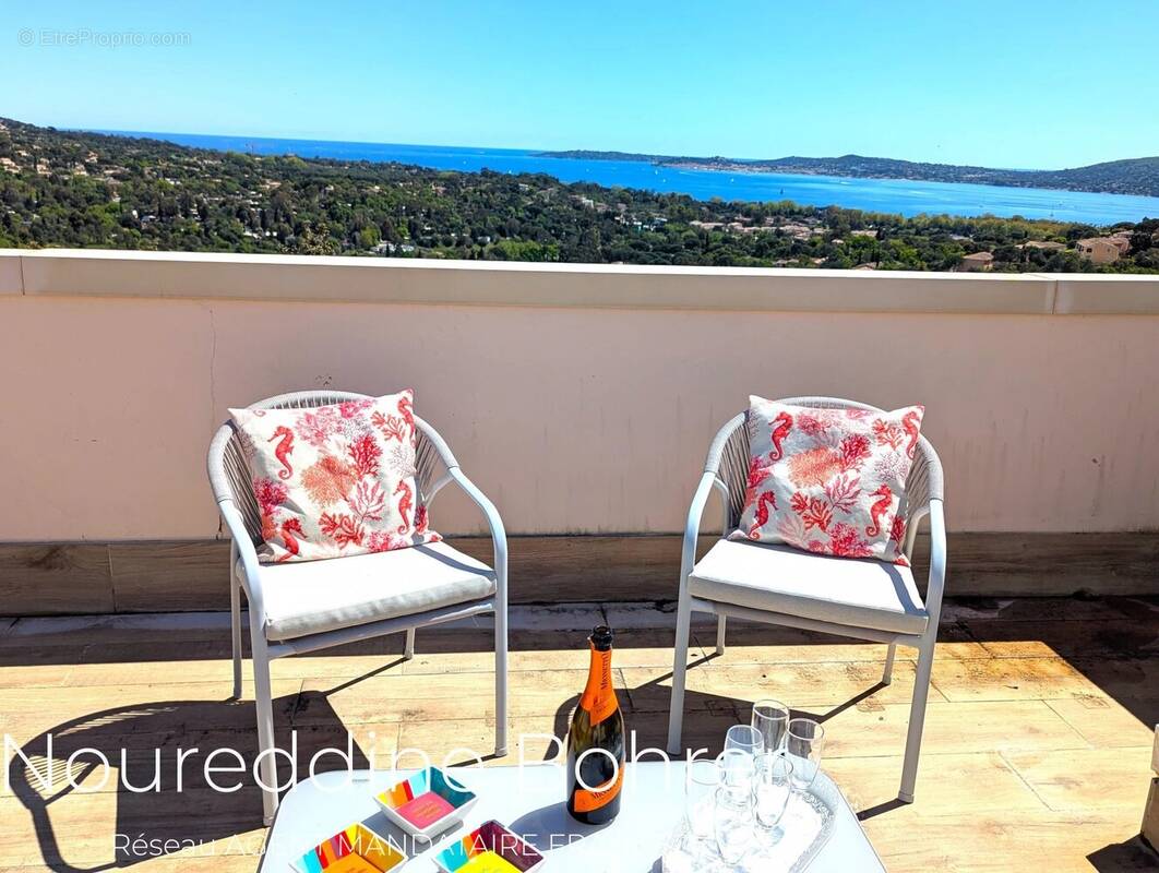 Appartement à GRIMAUD