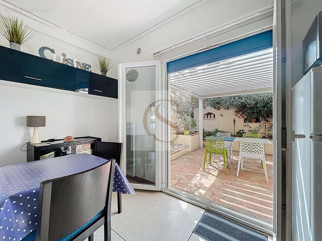 Maison à LES ISSAMBRES