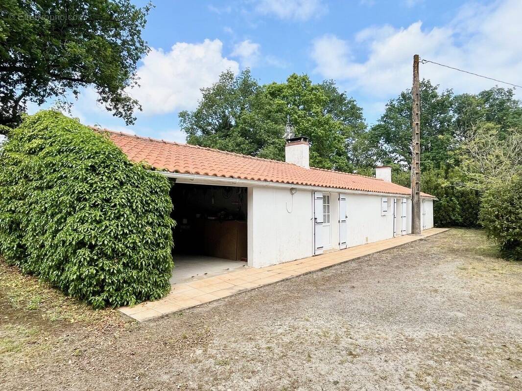 Maison à CHATEAUNEUF