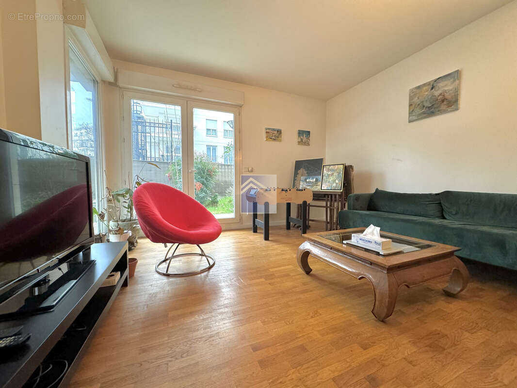 Appartement à COURBEVOIE