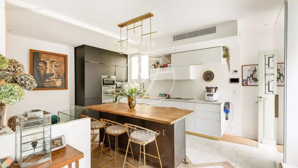 Maison à PARIS-17E