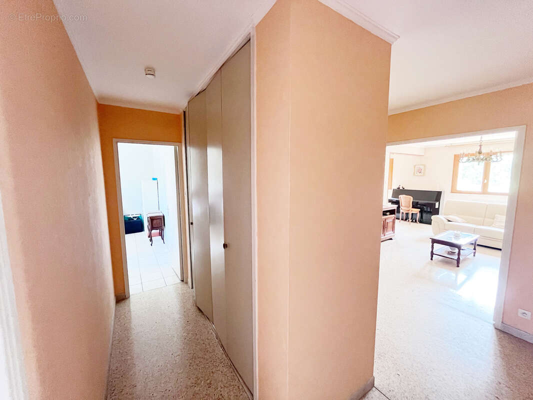 Appartement à LA VALETTE-DU-VAR