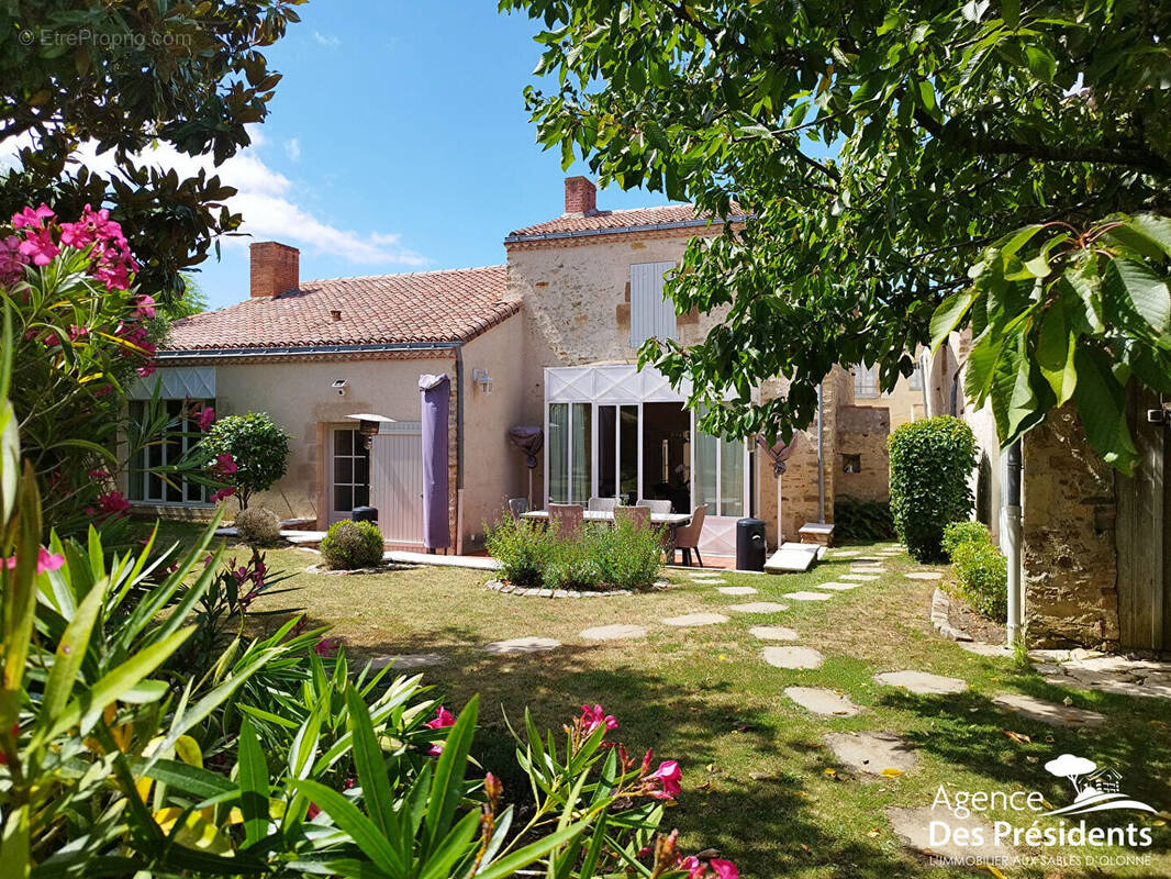 Maison à TALMONT-SAINT-HILAIRE