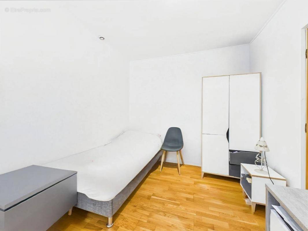 Appartement à BURES-SUR-YVETTE