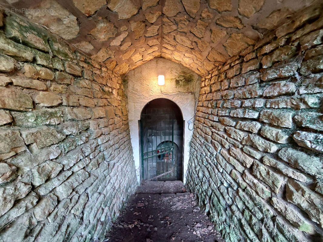 Maison à LENCLOITRE