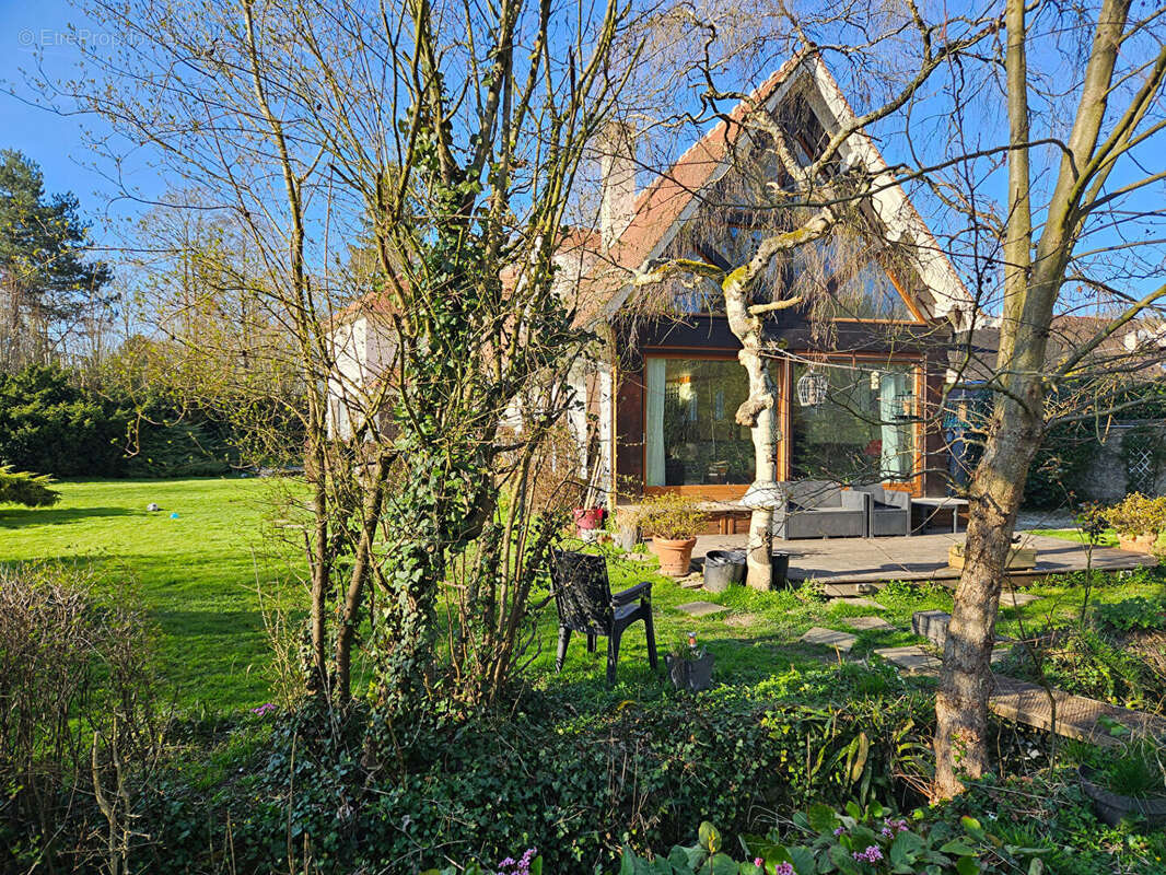 Maison à MAREIL-SUR-MAULDRE