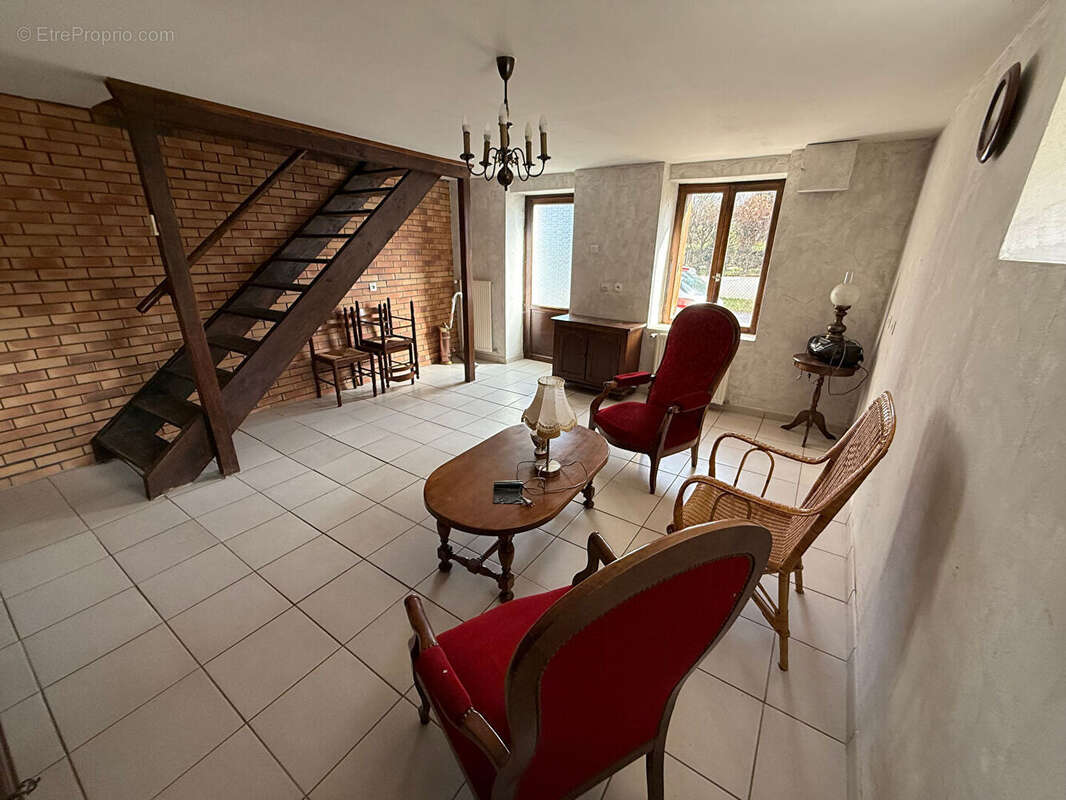 Maison à RENAISON