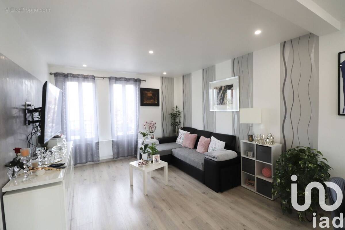 Photo 1 - Appartement à VIGNEUX-SUR-SEINE