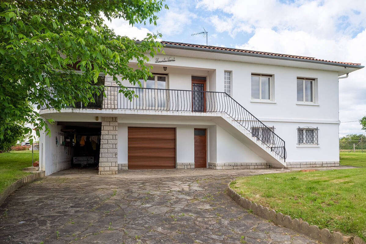 Maison à POUILLON