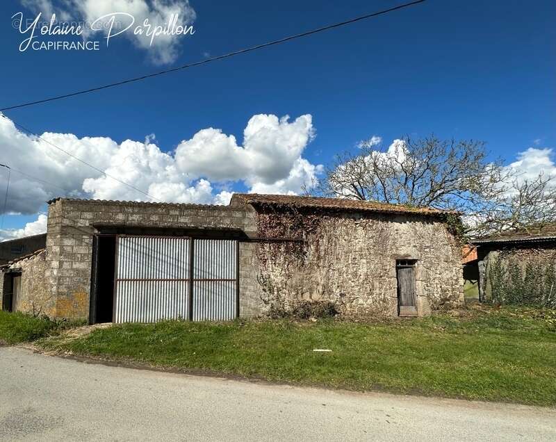 Maison à MONTAIGU