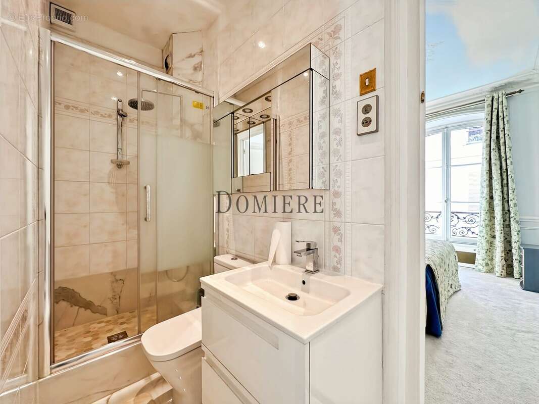 Appartement à PARIS-8E