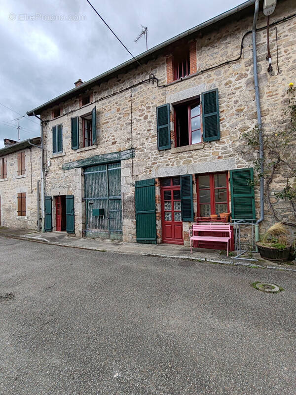Maison à SAUVIAT-SUR-VIGE