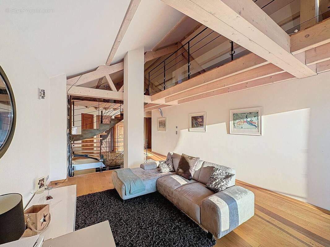 Maison à PREVESSIN-MOENS