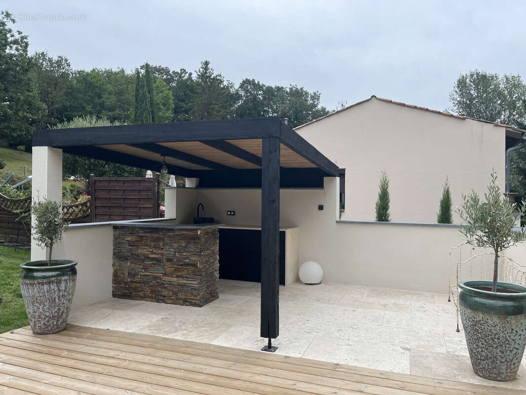Maison à MONTAIGUT-SUR-SAVE
