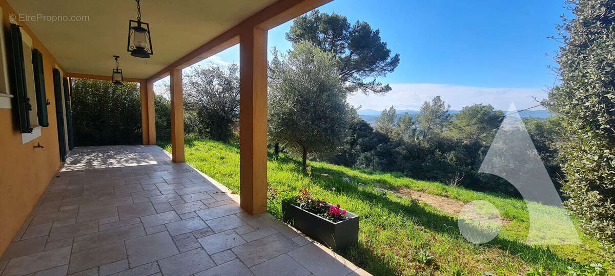 Maison à LORGUES