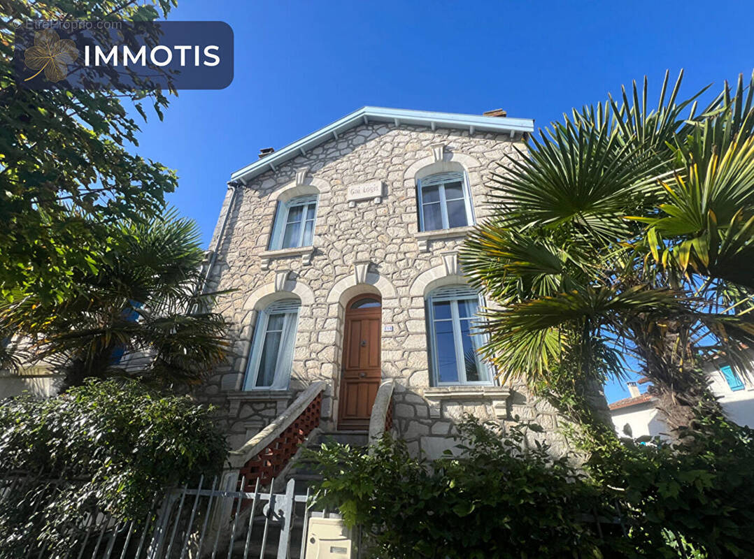 Maison à FOURAS